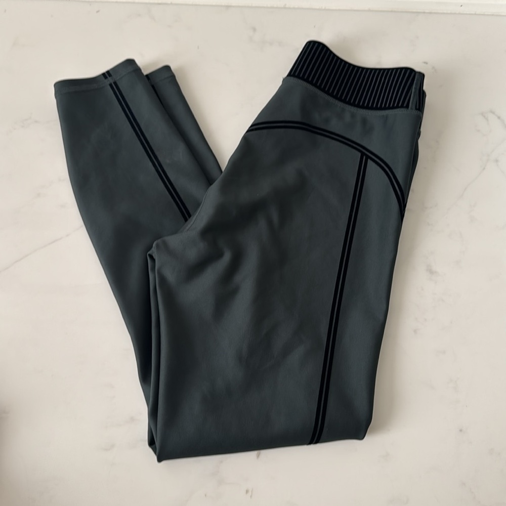 ALO leggings - Picture 3 of 3
